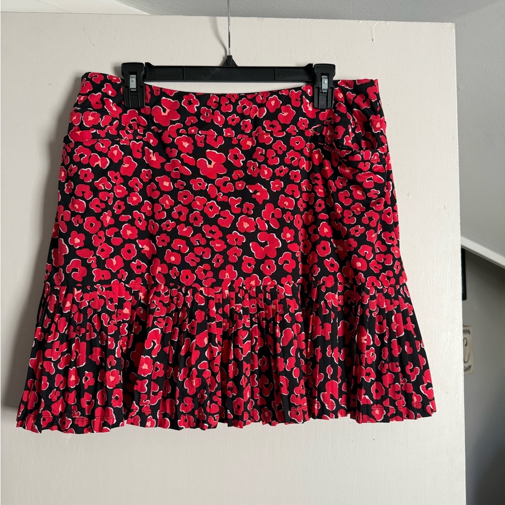 Tail Black skort with Red leopard Print and Pleated Hem